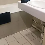 Double With Balcony לינה וארוחת בוקר פריז